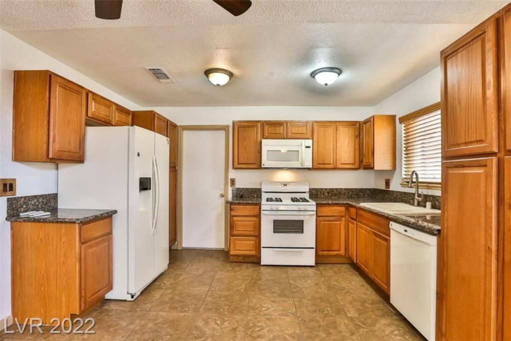 Ferienhaus Centrally Located Spacious Vacation Hom 13 M Strip *